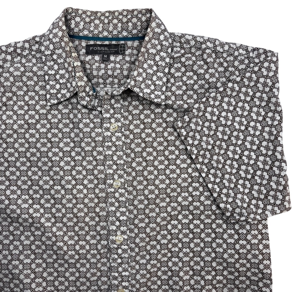 Fossil Brand Vintage Fit Mens Medium Brown White Geometric Floral Tile SS Shirt